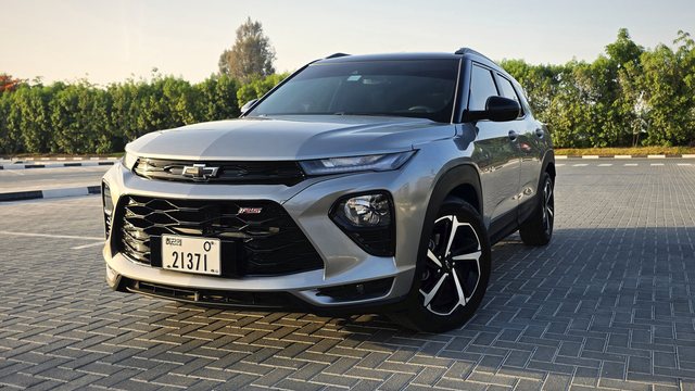 Chevrolet Trailblazer 2023، لون رمادي