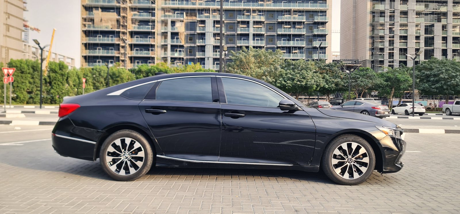 Honda Accord, black