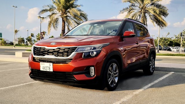 Kia Seltos 2021، لون أحمر