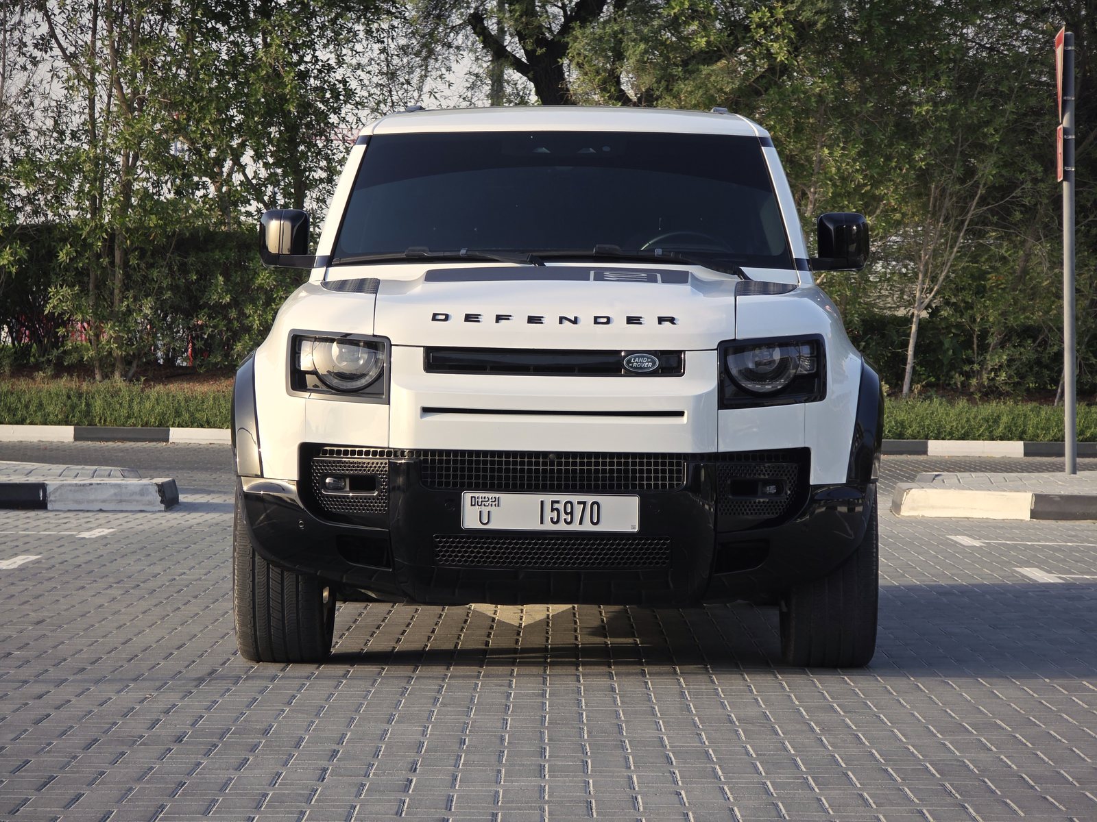 Land Rover Defender, white