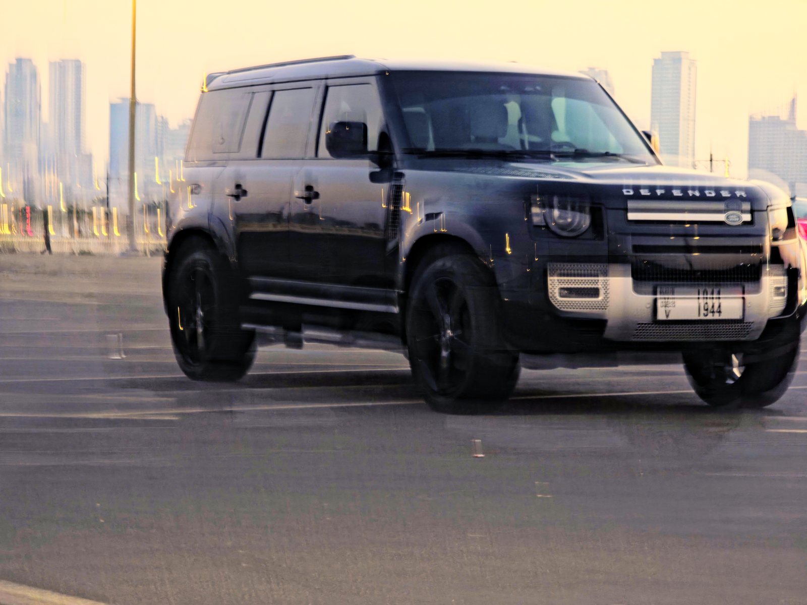 Land Rover Defender, black