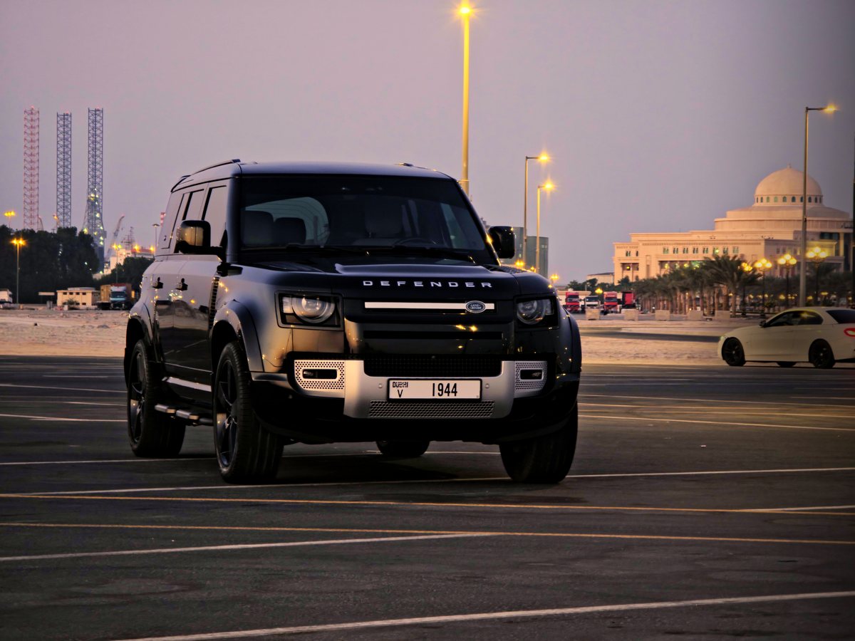 Land Rover Defender, black