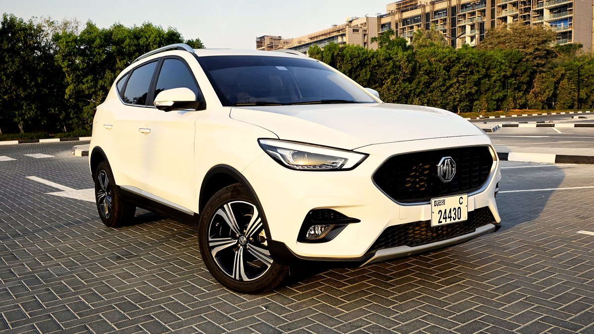 MG ZS, white