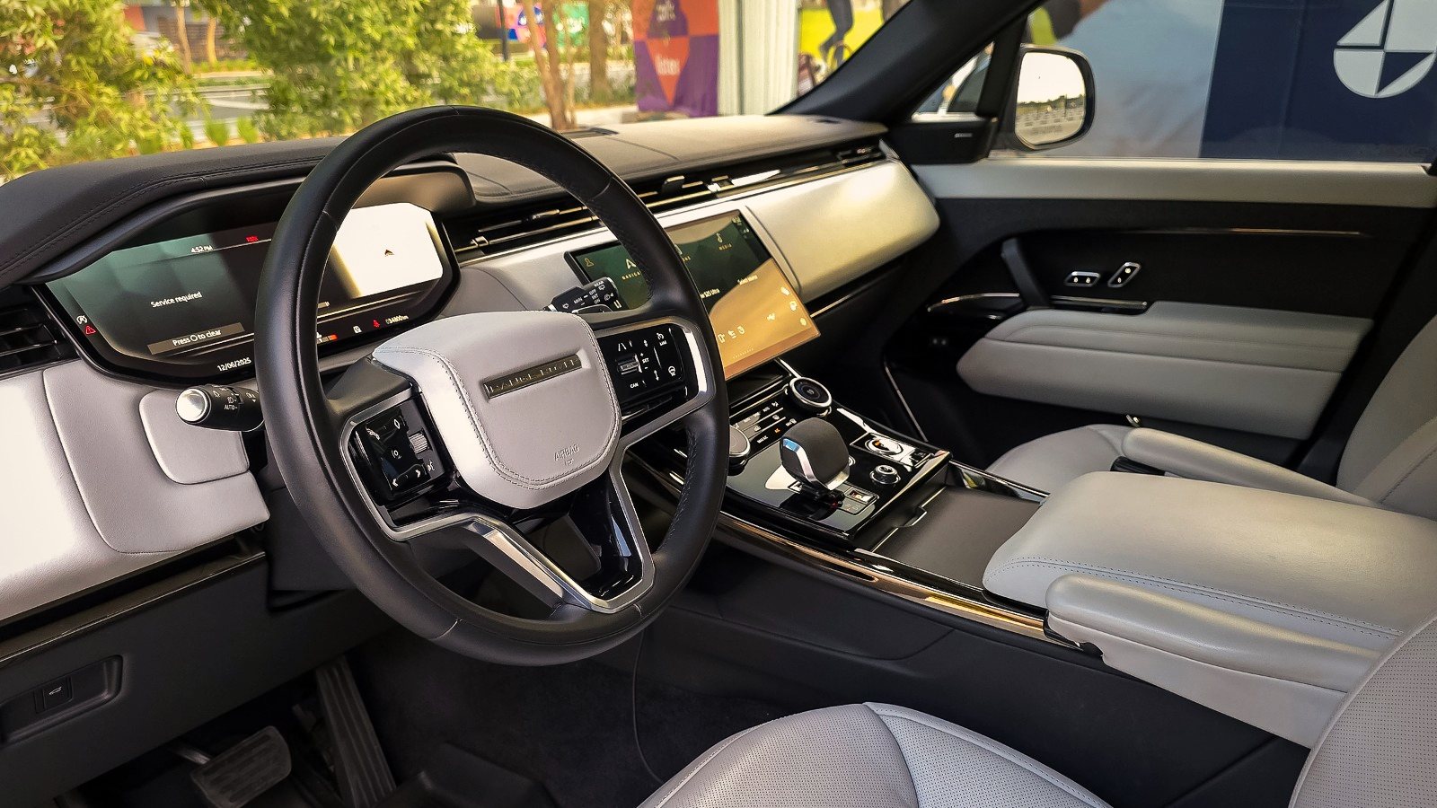 Range Rover Sport, white